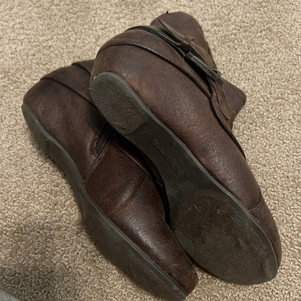 Boots - Picture 3 of 3